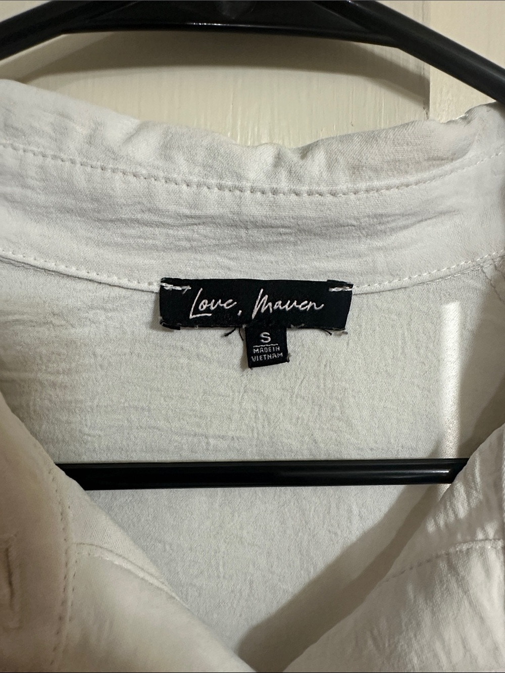 Love Tree White Textured Long Sleeve Button-Down Shirt - Picture 2 of 3
